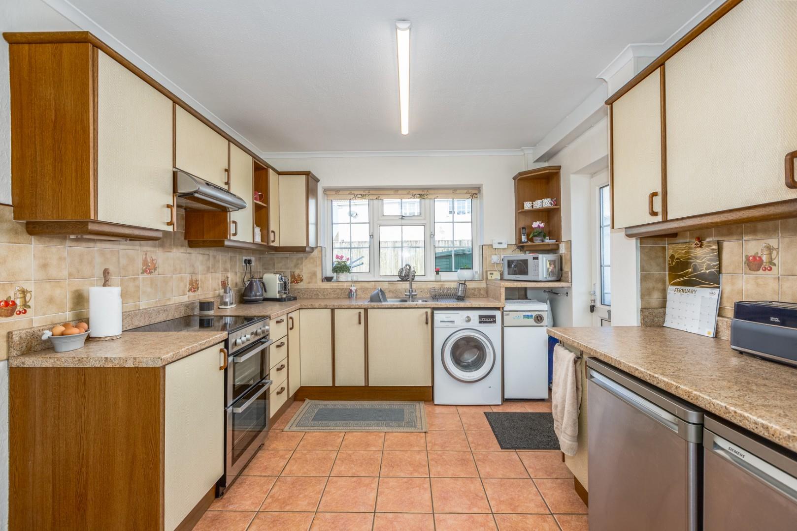 Eastlands Park, Bishopston, Swansea, SA3 3DG